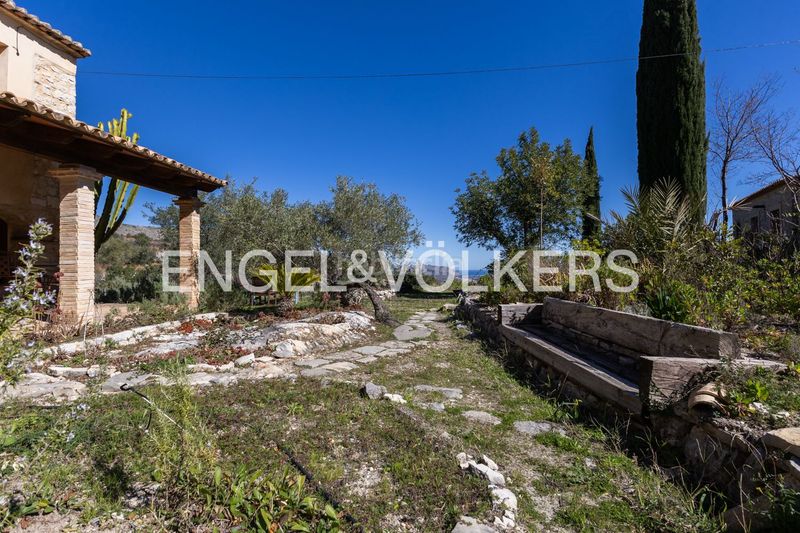 Foto d9c4b4d8-c9a6-42bb-9eaf-80555279b7f6. Maison avec chauffage parking piscine dans Vall de Laguart