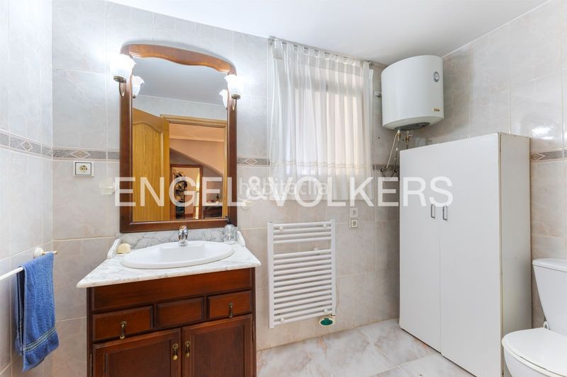 Foto ae3c8c39-1ea7-4584-a039-0946af3da756. Casa amb calefacció aparcament piscina a Núcleo Urbano Pobla de Vallbona (la)