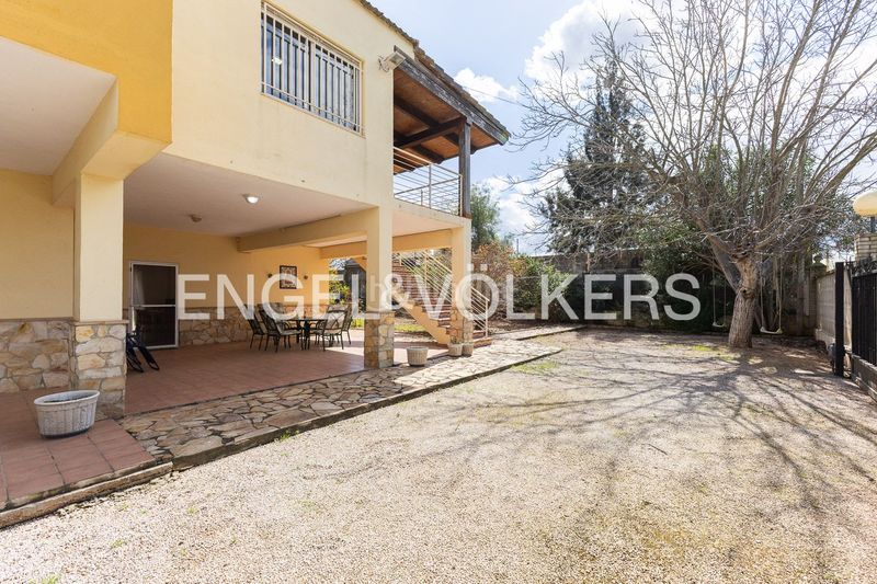 Foto fc990755-96f8-40f1-93c9-2cb5b2950897. Casa amb calefacció aparcament a Pobla Llarga (la)