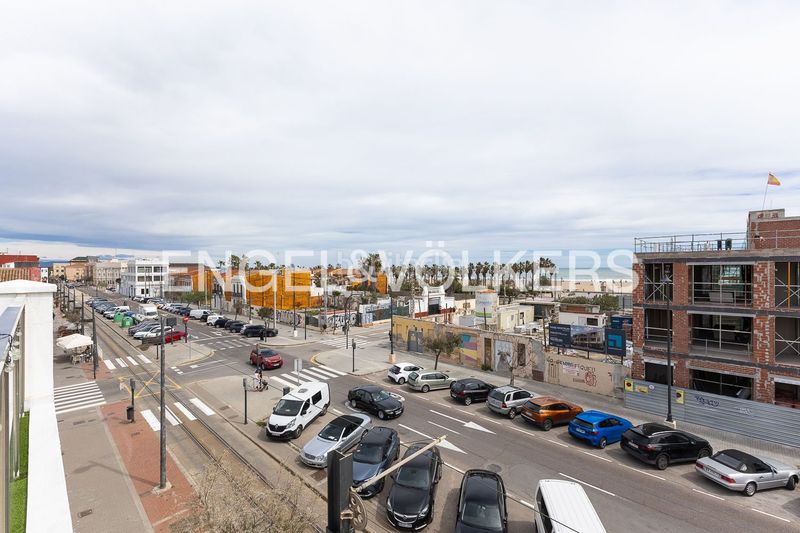 Foto 952134aa-b8d8-4a08-8832-4a9e1befe68e. Casa amb calefacció a El Cabanyal-El Canyamelar Valencia