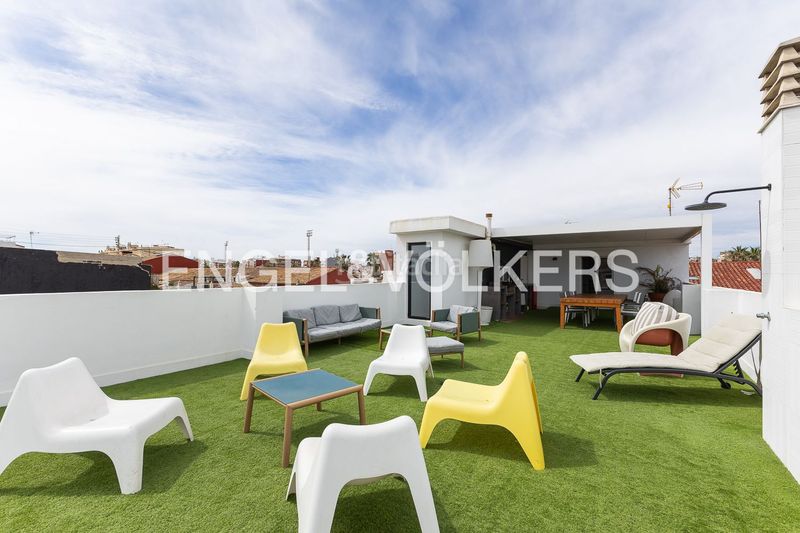 Foto a19709a6-2e2f-4f88-88ba-12b1acf62a60. Casa amb calefacció a El Cabanyal-El Canyamelar Valencia