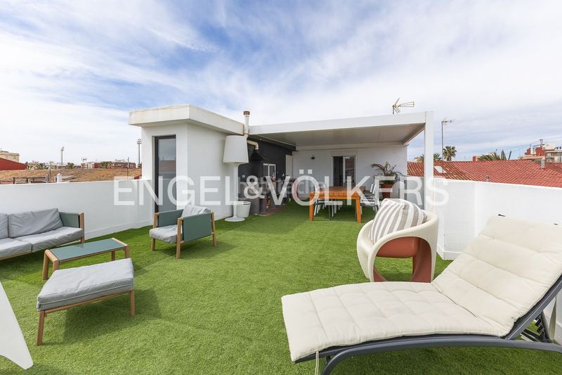 Foto af13c443-02d8-4d4b-866b-a40a0325d7bb. Casa amb calefacció a El Cabanyal-El Canyamelar Valencia