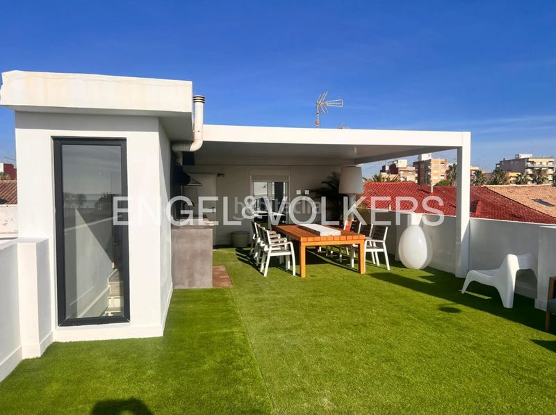 Foto eb7fb76f-6c0c-4abe-a3d4-d5d8d8b2158a. Casa amb calefacció a El Cabanyal-El Canyamelar Valencia
