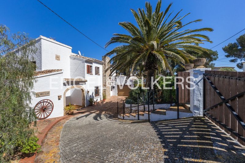 Foto d278e8f5-afaa-4f40-84ed-9b8b31057288. Casa amb calefacció aparcament piscina a Cap Martí - El Tossalet - Pinomar Xàbia