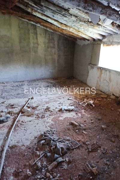 Foto b2f3d6e3-c472-4ff0-9c32-e25993a3eee7. Terreny residencial a Chelva