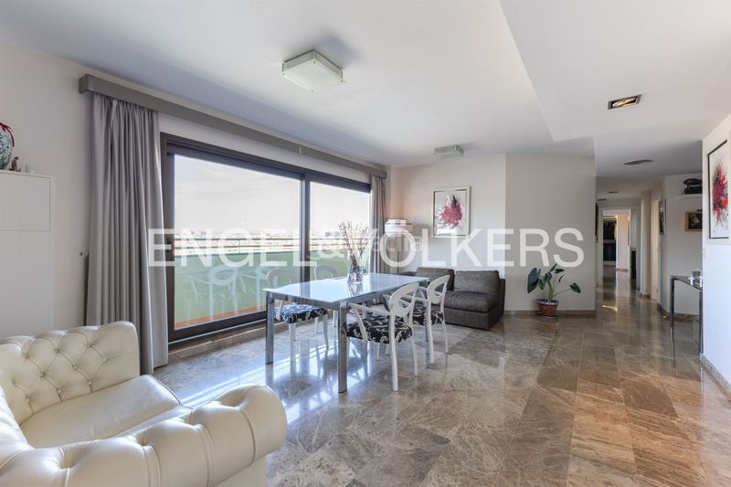 Foto 0f39c4fb-7281-417c-853d-bdcf885e4784. Pis amb calefacció aparcament a Penya-Roja - Avda. Francia Valencia