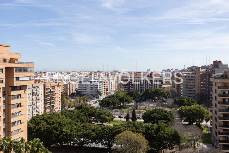 Foto 3d9750f4-a601-43f7-83c9-bb8c77532c1e. Pis amb calefacció aparcament a Penya-Roja - Avda. Francia Valencia