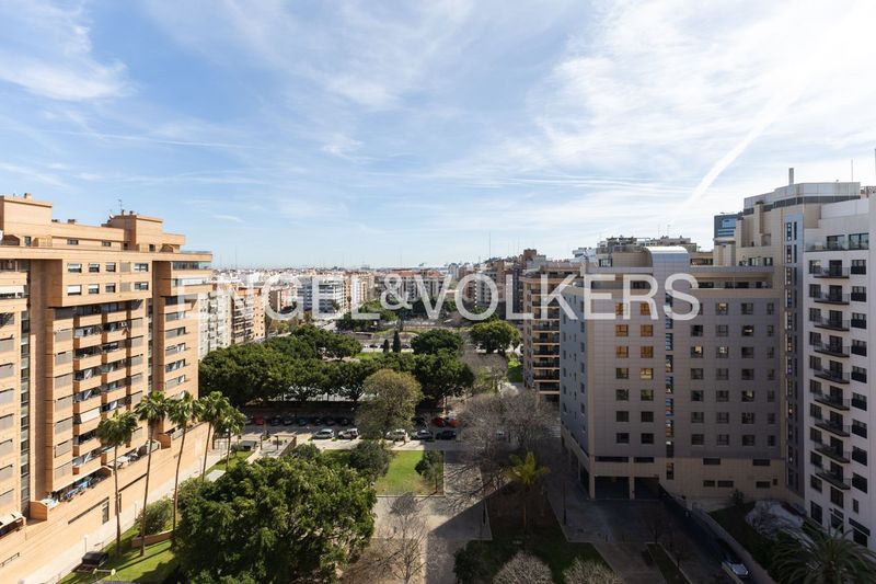 Foto b667c826-32cb-4543-9322-1d0c8cc89674. Pis amb calefacció aparcament a Penya-Roja - Avda. Francia Valencia