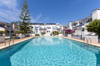 Rent House  Calle joan de joanes. Adosado para corta estancia en canet den berenguer