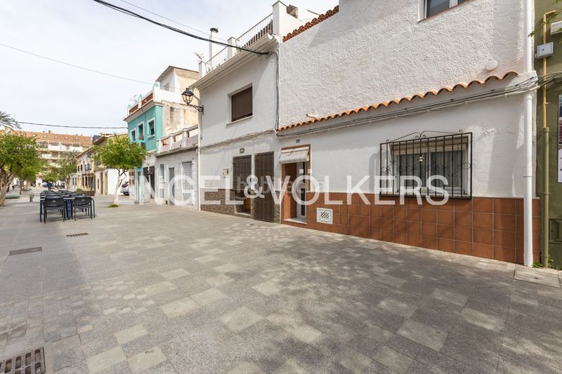 Foto 952236ee-5285-49de-98a9-560dc69c0954. Casa adossada amb calefacció a El Puerto Dénia