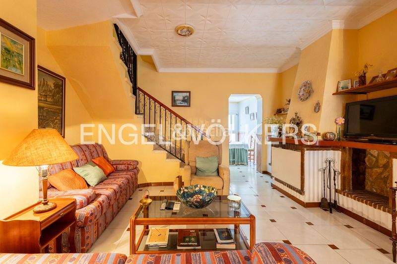 Foto b3f09a94-01e5-4a05-8e1f-d6dd42f5fba7. Casa adossada amb calefacció a El Puerto Dénia