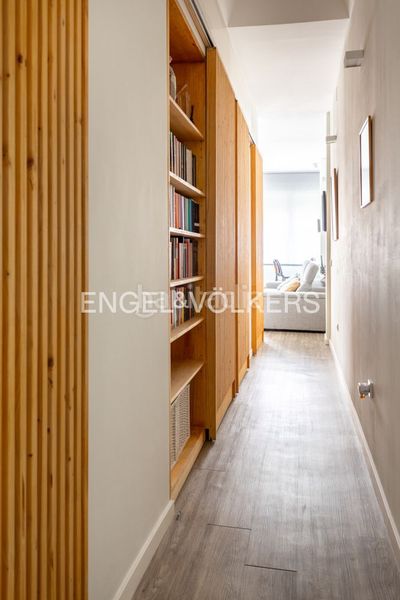 Piso oportunidad única en gran vía para inversores vivienda reformada de dos dormitorios y dos baños, amueblada y totalmente equipada en Valencia - Imagen 2