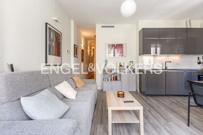 Piso oportunidad única en gran vía para inversores vivienda reformada de dos dormitorios y dos baños, amueblada y totalmente equipada en Valencia - Imagen 4