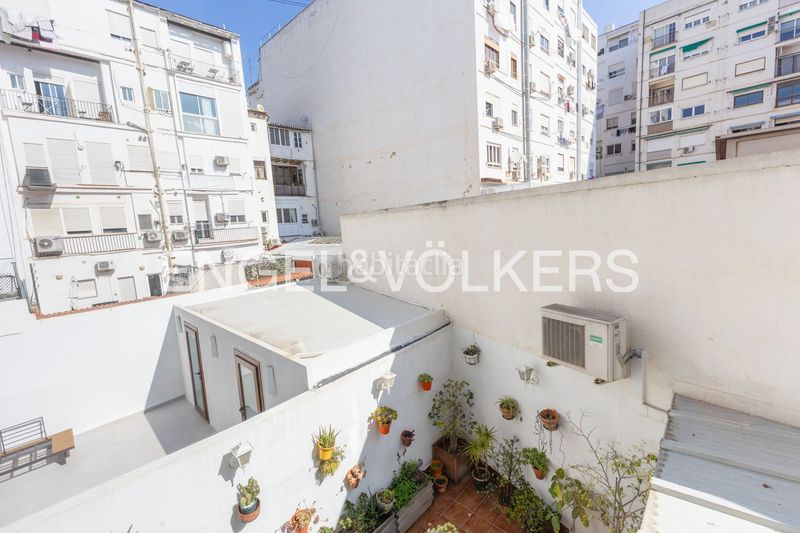 Piso oportunidad única en gran vía para inversores vivienda reformada de dos dormitorios y dos baños, amueblada y totalmente equipada en Valencia - Imagen 22