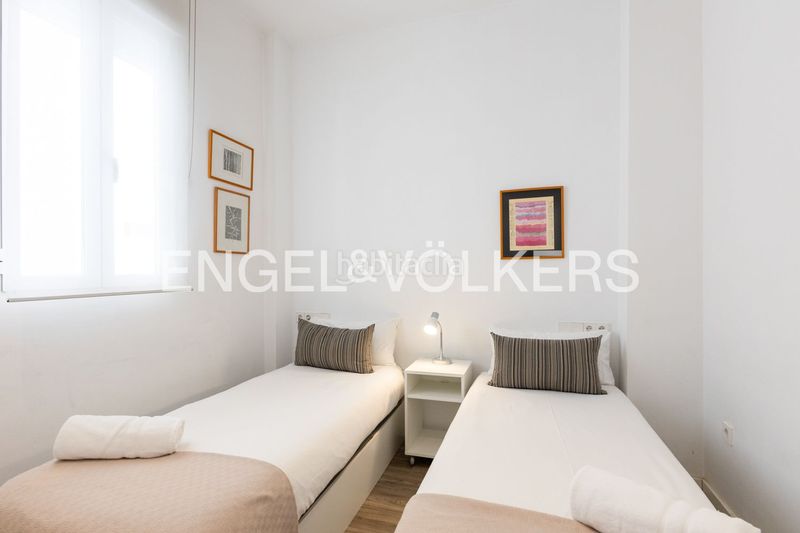 Piso oportunidad única en gran vía para inversores vivienda reformada de dos dormitorios y dos baños, amueblada y totalmente equipada en Valencia - Imagen 19