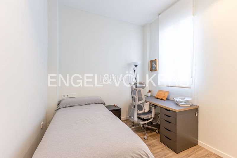 Piso oportunidad única en gran vía para inversores vivienda reformada de dos dormitorios y dos baños, amueblada y totalmente equipada en Valencia - Imagen 13