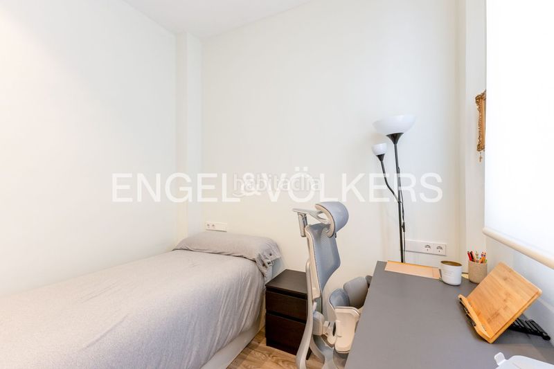 Piso oportunidad única en gran vía para inversores vivienda reformada de dos dormitorios y dos baños, amueblada y totalmente equipada en Valencia - Imagen 16
