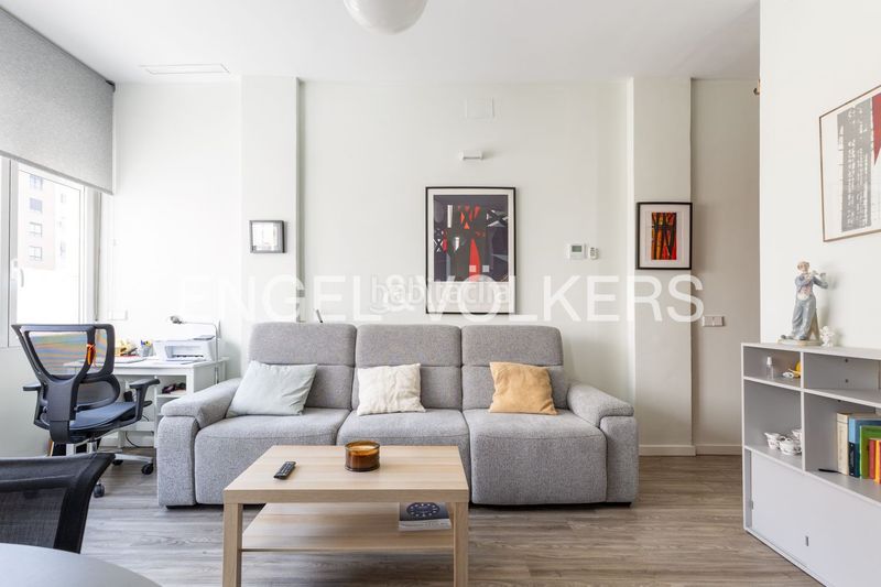 Piso oportunidad única en gran vía para inversores vivienda reformada de dos dormitorios y dos baños, amueblada y totalmente equipada en Valencia - Imagen 5