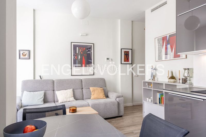 Piso oportunidad única en gran vía para inversores vivienda reformada de dos dormitorios y dos baños, amueblada y totalmente equipada en Valencia - Imagen 7