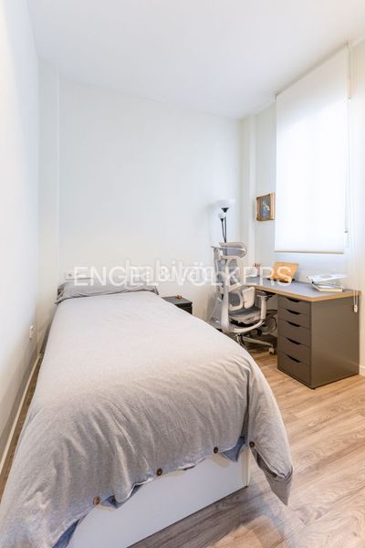 Piso oportunidad única en gran vía para inversores vivienda reformada de dos dormitorios y dos baños, amueblada y totalmente equipada en Valencia - Imagen 14