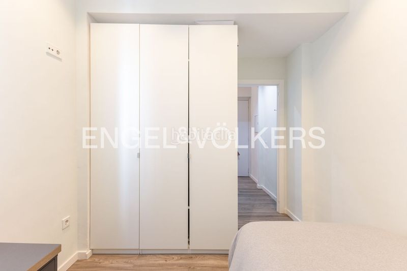 Piso oportunidad única en gran vía para inversores vivienda reformada de dos dormitorios y dos baños, amueblada y totalmente equipada en Valencia - Imagen 15