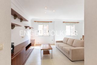 Lloguer Pis  Carrer de l'arquitecte alfaro. Vivienda con encanto señorial, lista para entrar a vivir