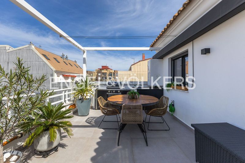 Foto ea282293-a8f8-476e-abc1-b28cd2ef2581. Duplex con riscaldamento parcheggio in Saladar Dénia