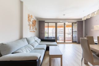 Rent Flat  Marina baixa. Espectacular piso en residencial de san pau