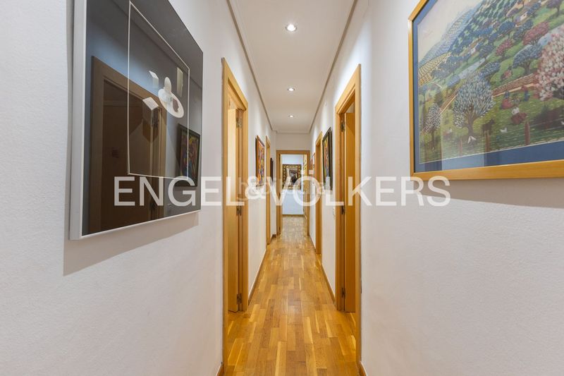 Foto 08e3bfcc-9fcf-4fcd-8e3c-6cc4724c0fd3. Casa amb calefacció aparcament piscina a Montesol Eliana (l´)