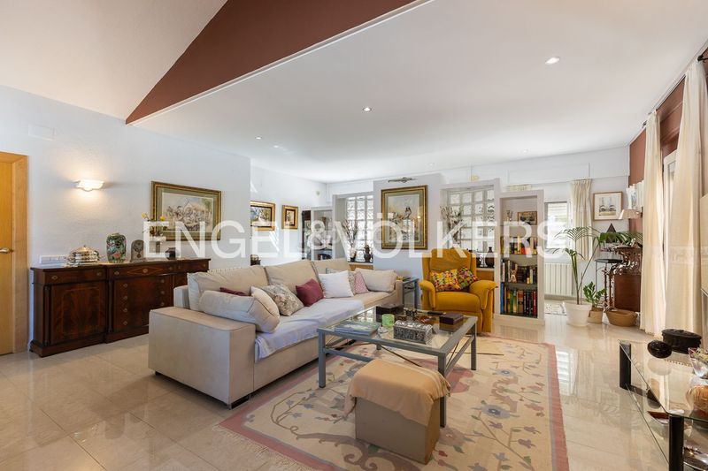 Foto 0d614c4f-0b7b-43f3-95ba-829ce9309b8f. Casa amb calefacció aparcament piscina a Montesol Eliana (l´)