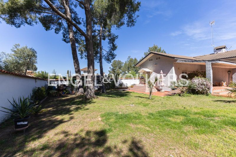 Foto 31c04ffb-cd6b-47f6-bde4-07903009b49d. Casa amb calefacció aparcament piscina a Montesol Eliana (l´)