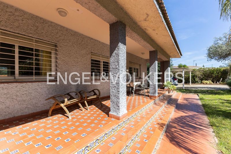 Foto 4ff51f5e-c44c-47b4-8c22-7e74f14f7f4c. Casa amb calefacció aparcament piscina a Montesol Eliana (l´)