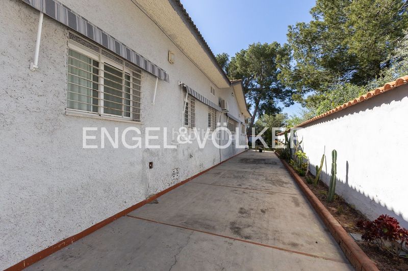 Foto 65b65ee2-9099-42fd-a418-02edec28735e. Casa amb calefacció aparcament piscina a Montesol Eliana (l´)