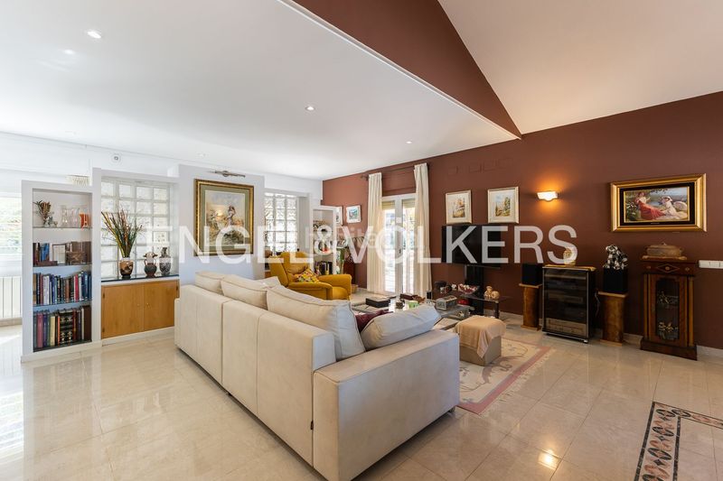 Foto 7697a695-a57a-4eca-891e-5d3ba5d147b5. Casa amb calefacció aparcament piscina a Montesol Eliana (l´)