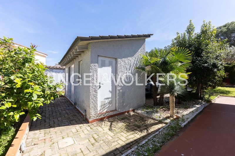 Foto 7e6d2dcf-c9a5-4655-9bb2-fb16fd7ec825. Casa amb calefacció aparcament piscina a Montesol Eliana (l´)