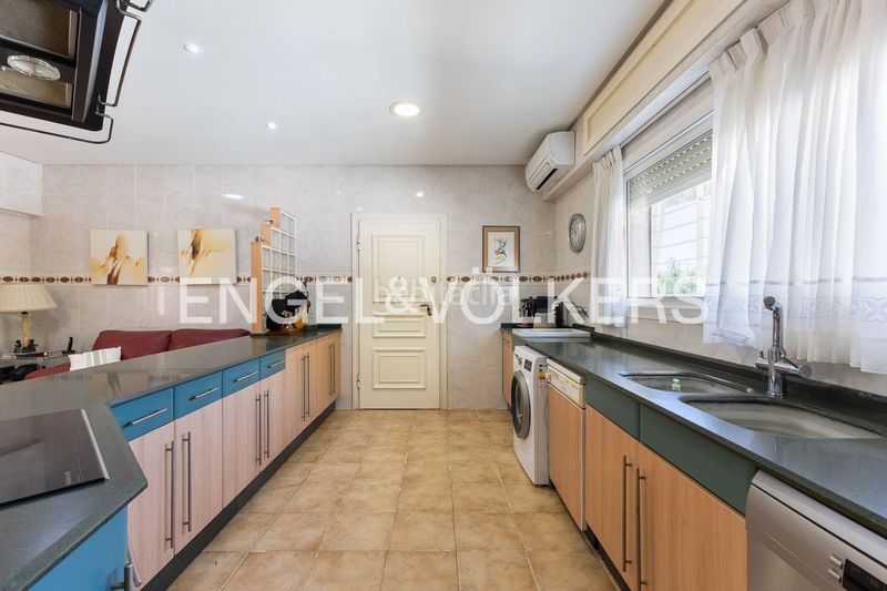 Foto a7f3c3ad-587c-4f6f-a0c6-86d5321aebb5. Casa amb calefacció aparcament piscina a Montesol Eliana (l´)