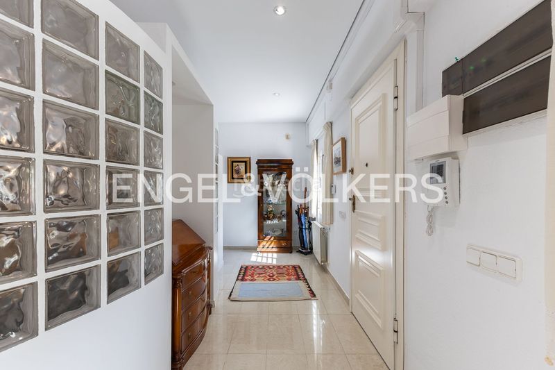 Foto b801a03b-073e-470b-9dc5-9aab3ee71050. Casa amb calefacció aparcament piscina a Montesol Eliana (l´)