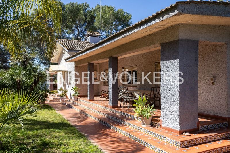 Foto c64a5943-675a-49c4-a9f8-b1dc1eee9adf. Casa amb calefacció aparcament piscina a Montesol Eliana (l´)