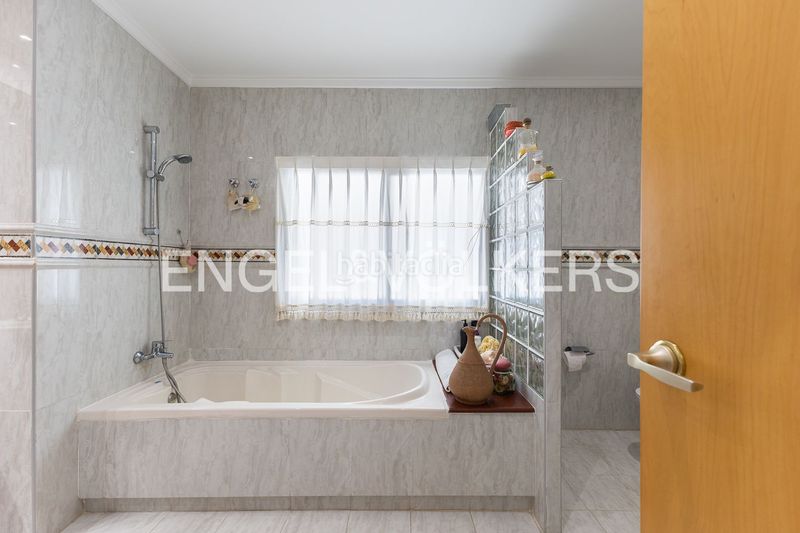 Foto d57ead73-32dd-4f32-be72-ce96ccd31fc9. Casa amb calefacció aparcament piscina a Montesol Eliana (l´)