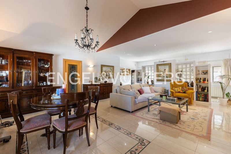 Foto db24a7b6-4e97-4bb4-a21f-81414dc682e4. Casa amb calefacció aparcament piscina a Montesol Eliana (l´)