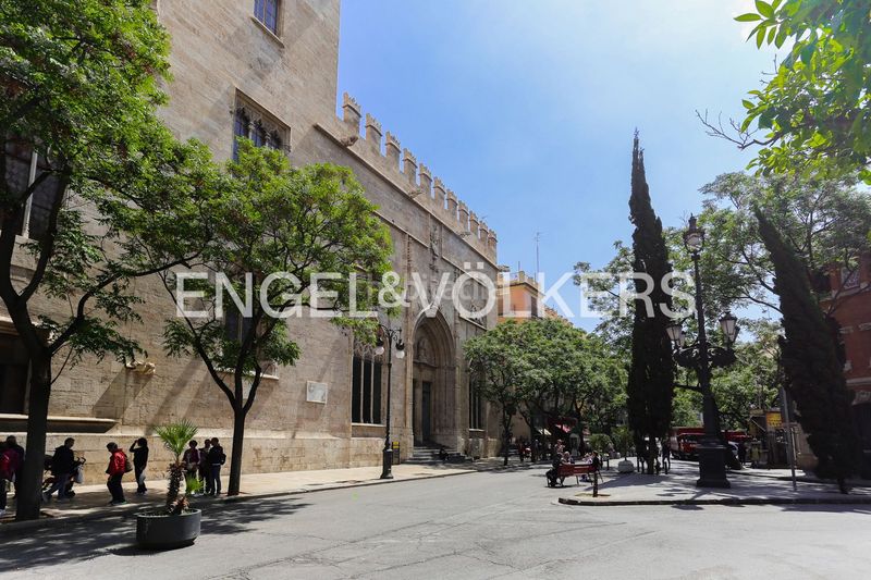 Foto 61d7b916-1272-43c0-afd2-6b1dfb12cb58. Pis amb calefacció aparcament a El Mercat Valencia