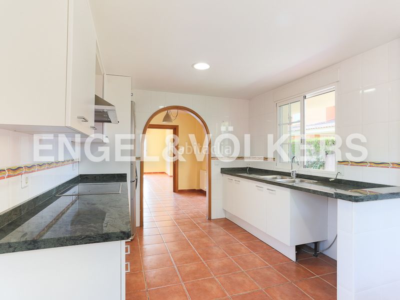 Foto 1165708a-178a-4d30-a88e-cd14fdd0d3b8. Casa amb calefacció aparcament piscina a La Cañada Paterna