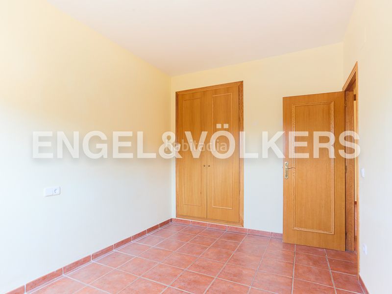 Foto 145e9379-b617-4366-a4ed-c855c3fc4759. Casa amb calefacció aparcament piscina a La Cañada Paterna