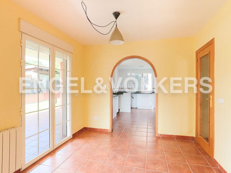 Foto 314837c0-eb96-4020-be78-b9be7a4646cb. Casa amb calefacció aparcament piscina a La Cañada Paterna