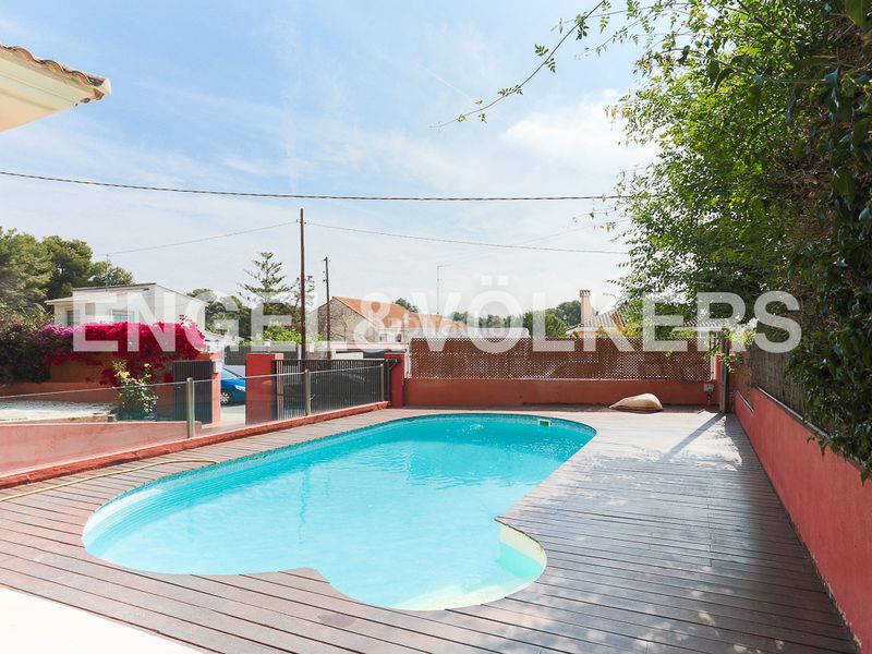 Foto 6341dc57-7899-4268-8849-a999d30e394b. Casa amb calefacció aparcament piscina a La Cañada Paterna