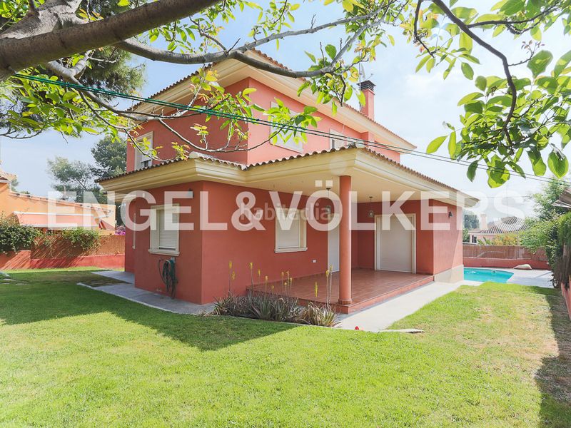 Foto aac08dec-a270-4e6b-82a1-f64794ad5423. Casa amb calefacció aparcament piscina a La Cañada Paterna