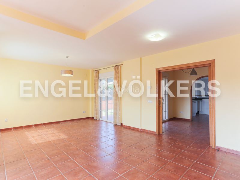 Foto be427e0a-dba3-4590-9478-8cd08a85ab54. Casa amb calefacció aparcament piscina a La Cañada Paterna