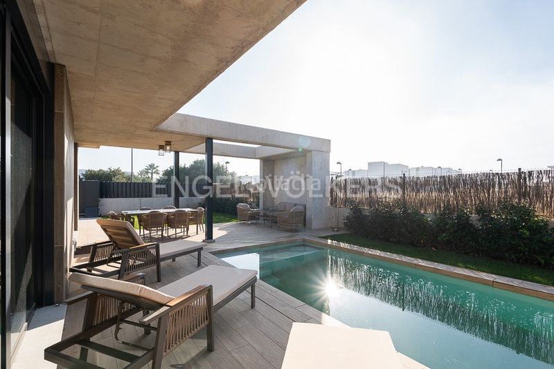 Foto 5e92d9b7-eaa4-4f51-bf02-b2347e29dcc2. Lloguer casa amb calefacció aparcament piscina a Bétera