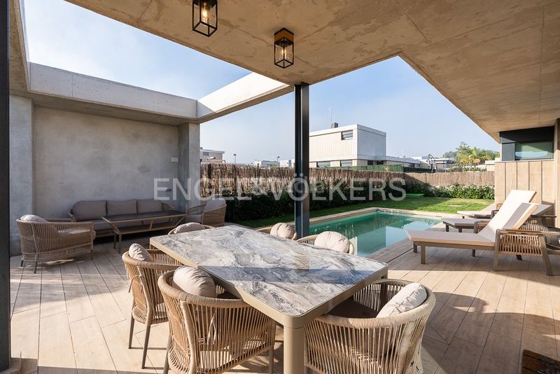 Foto 69118d9d-e40e-4c08-9aa3-78c67ed017d4. Lloguer casa amb calefacció aparcament piscina a Bétera