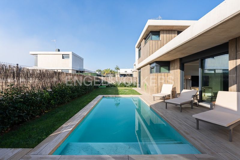 Foto cbd85d78-e74e-4e9a-9cdb-a402922fd690. Lloguer casa amb calefacció aparcament piscina a Bétera